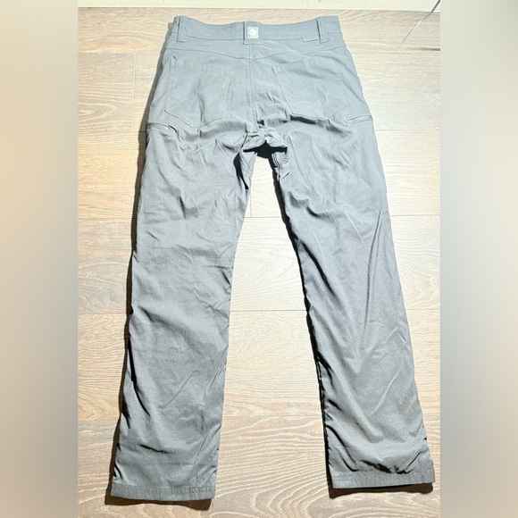 Wrangler Gray Cargo Pants with Classic Fit - Picture 5 of 9